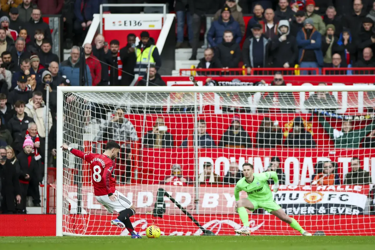 Bruno Fernandes Penalty: Why Crystal Palace's Foul Led to a Red Card